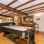 Poplar - Book Your Spring Summer Events - Pass The Keys 度假居 *