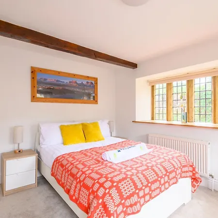 Poplar - Book Your Spring Summer Events - Pass The Keys * Leeds (West Yorkshire)