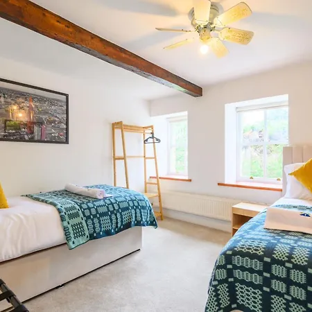 Poplar - Book Your Spring Summer Events - Pass The Keys * Leeds (West Yorkshire)