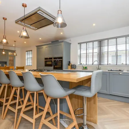 Poplar - Book Your Spring Summer Events - Pass The Keys Semesterbostad *