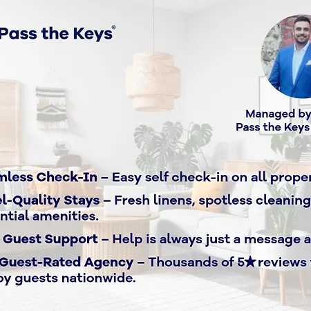 Poplar - Book Your Spring Summer Events - Pass The Keys 利兹