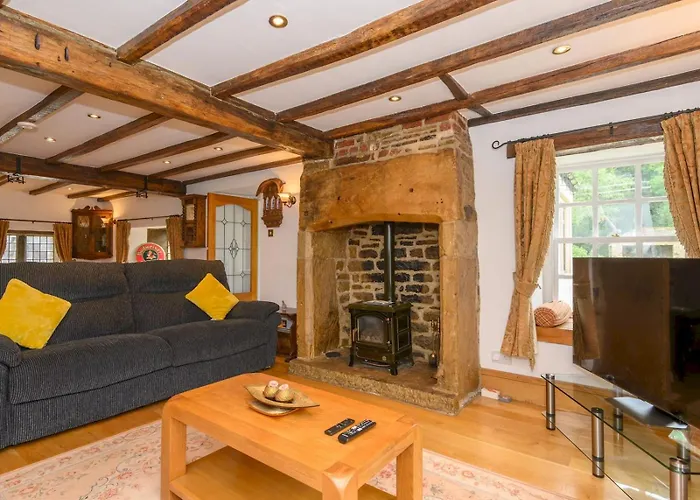 Poplar - Book Your Spring Summer Events - Pass The Keys Holiday home Leeds (West Yorkshire)