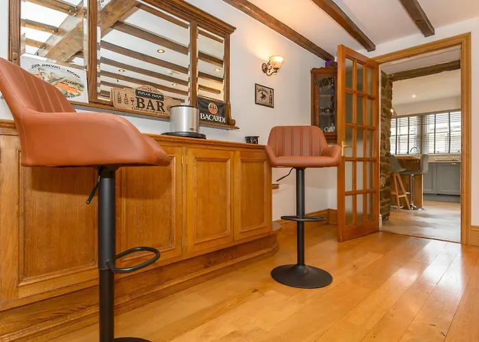 Holiday home Poplar - Book Your Spring Summer Events - Pass The Keys