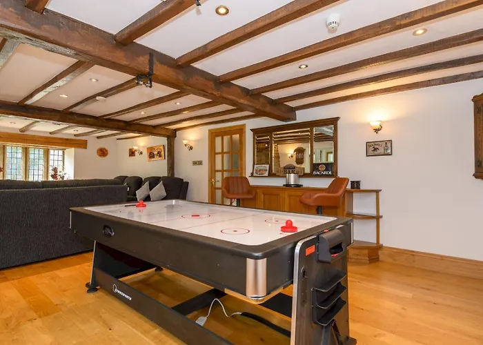 Poplar - Book Your Spring Summer Events - Pass The Keys Holiday home *