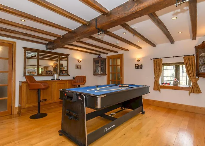 Poplar - Book Your Spring Summer Events - Pass The Keys Holiday home Leeds (West Yorkshire)