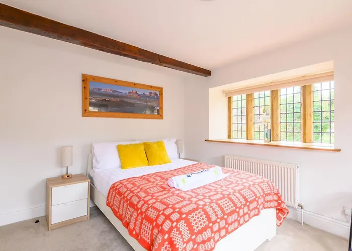 Poplar - Book Your Spring Summer Events - Pass The Keys * Leeds (West Yorkshire)