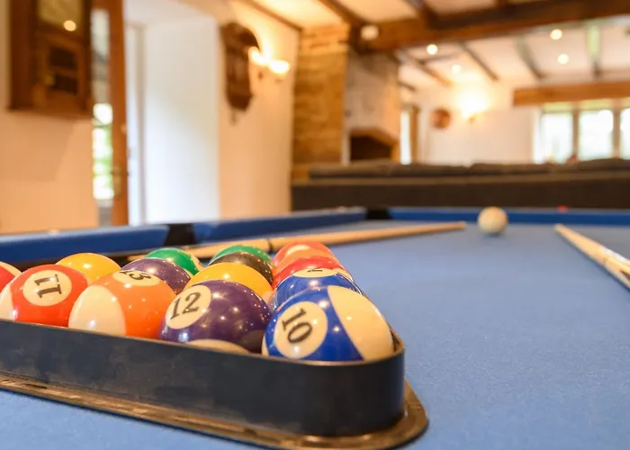 Poplar - Book Your Spring Summer Events - Pass The Keys