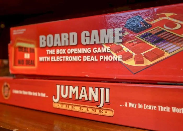 Poplar - Book Your Spring Summer Events - Pass The Keys Holiday home Leeds (West Yorkshire)