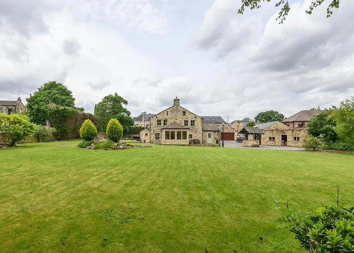 Poplar - Book Your Spring Summer Events - Pass The Keys Holiday home Leeds (West Yorkshire)