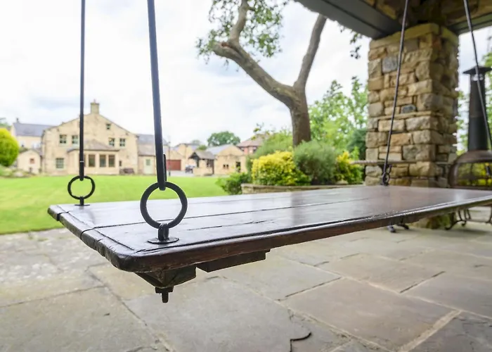 Poplar - Book Your Spring Summer Events - Pass The Keys Holiday home *