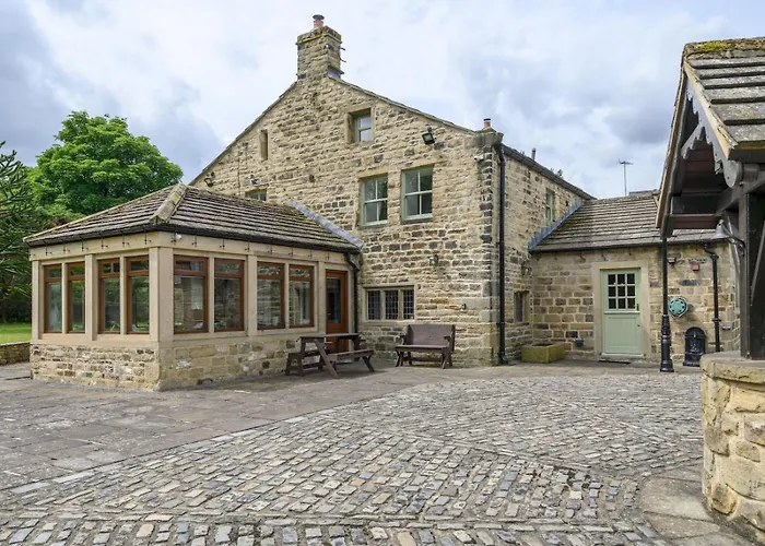 Poplar - Book Your Spring Summer Events - Pass The Keys Leeds (West Yorkshire)