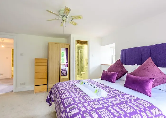 Poplar - Book Your Spring Summer Events - Pass The Keys Holiday home *