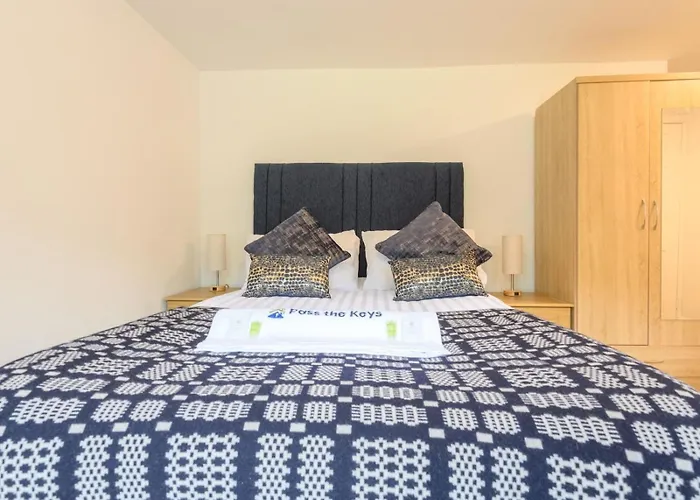 Holiday home Poplar - Book Your Spring Summer Events - Pass The Keys Leeds (West Yorkshire)