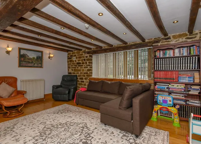 Holiday home Poplar - Book Your Spring Summer Events - Pass The Keys Leeds (West Yorkshire)