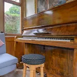 Poplar - Book Your Spring Summer Events - Pass The Keys Casa de Férias