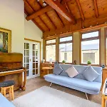 Casa de Férias Poplar - Book Your Spring Summer Events - Pass The Keys *